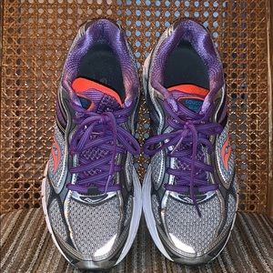 Saucony Running/Walking Sneakers Size 9